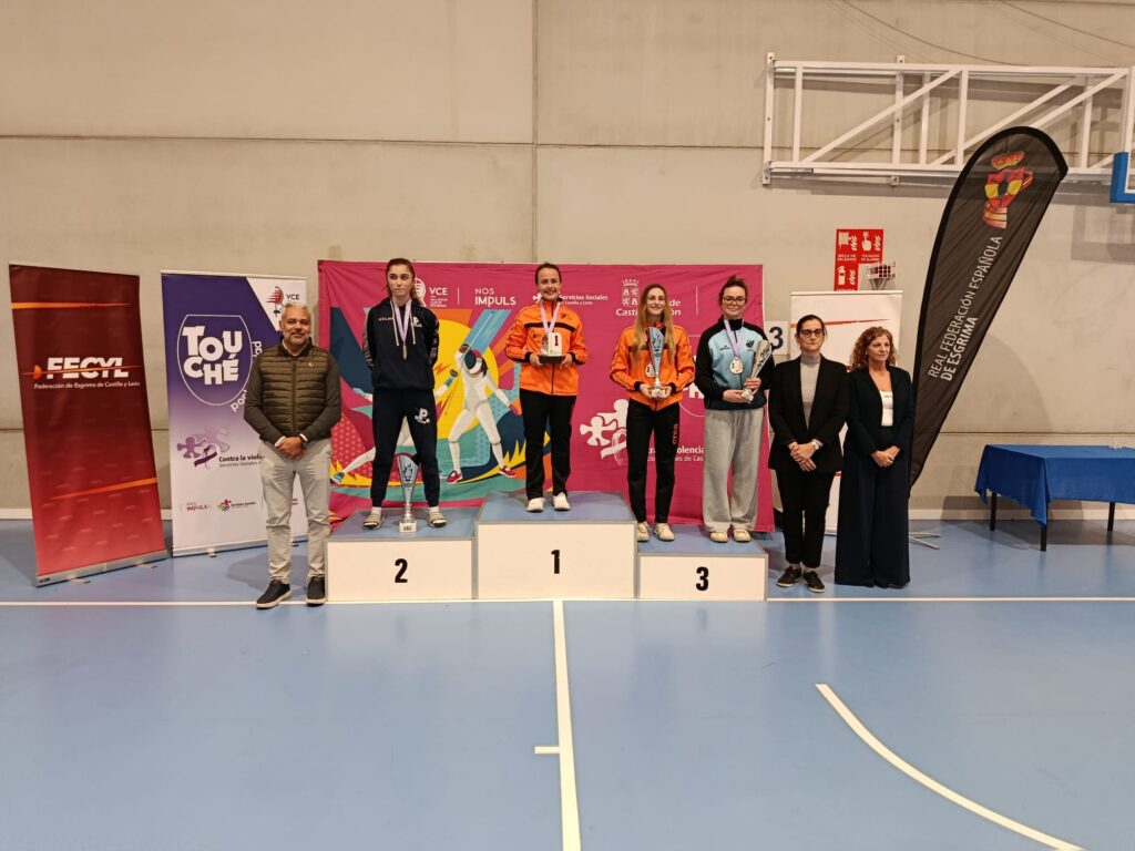 Podio del Torneo Nacional de Espada Femenina Absoluto celebrado en Valladolid.