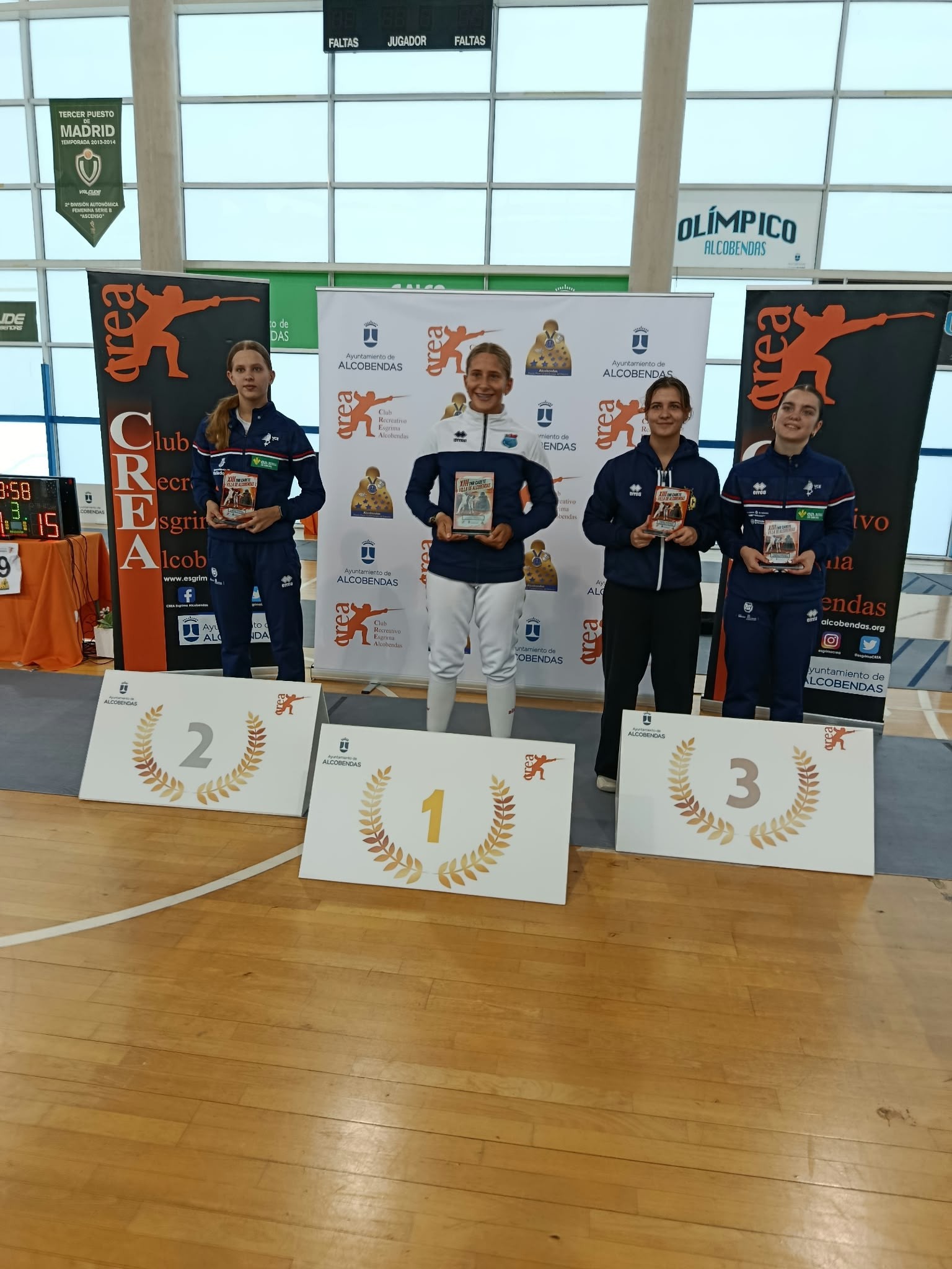 Podio femenino de esgrima en Alcobendas con representación del Valladolid Club de Esgrima.